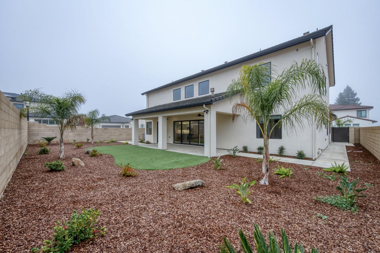 11574 N Range View Dr, Fresno, CA 93730