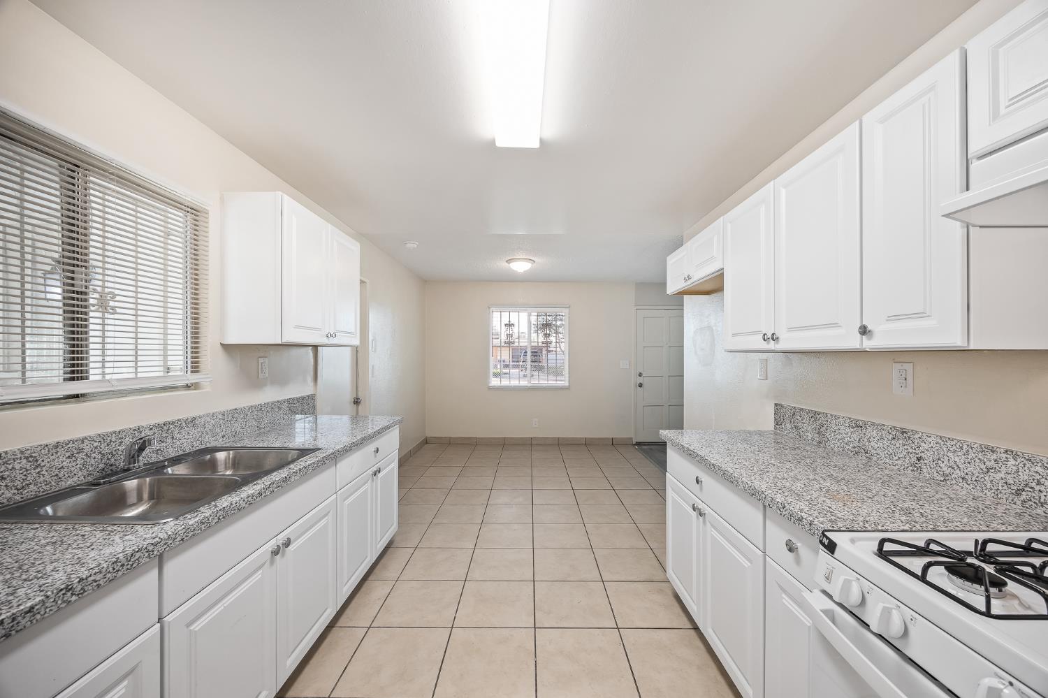 2695 S Tupman Ave, Fresno, CA 93706