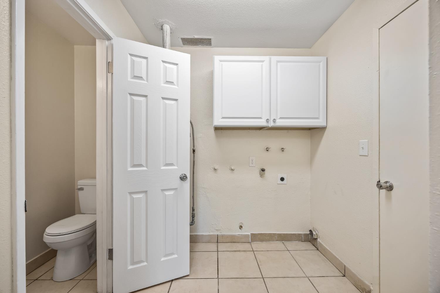 2695 S Tupman Ave, Fresno, CA 93706