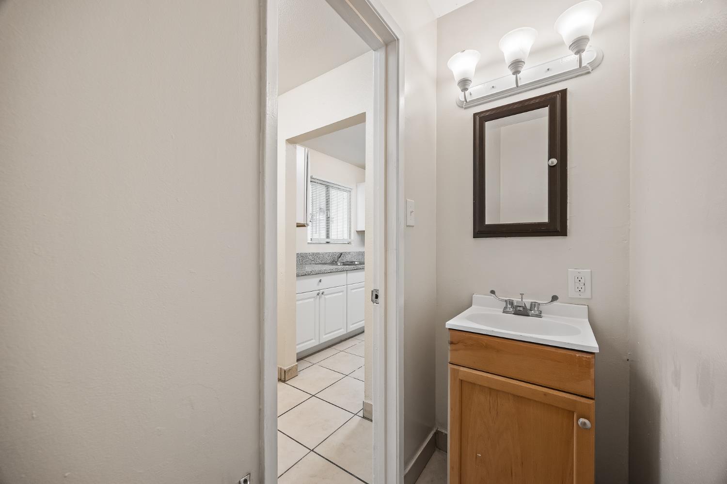 2695 S Tupman Ave, Fresno, CA 93706