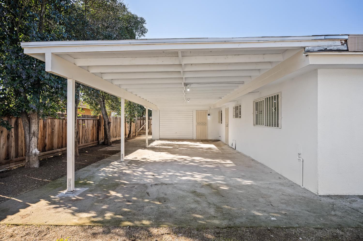 2695 S Tupman Ave, Fresno, CA 93706