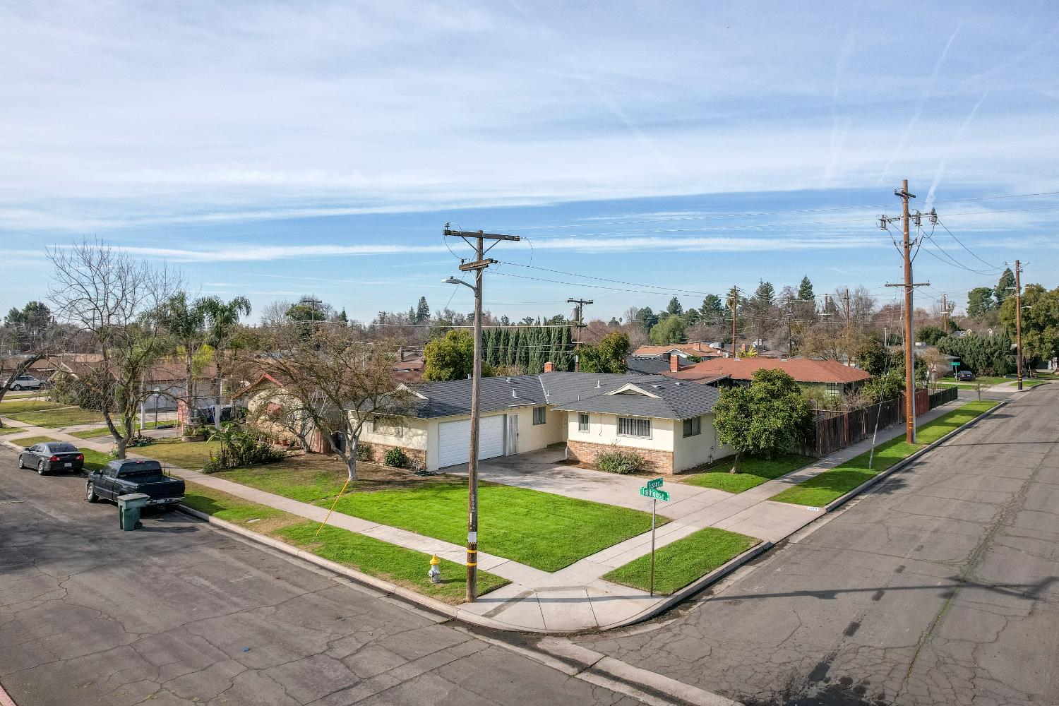 3955 N Tollhouse Rd, Fresno, CA 93726