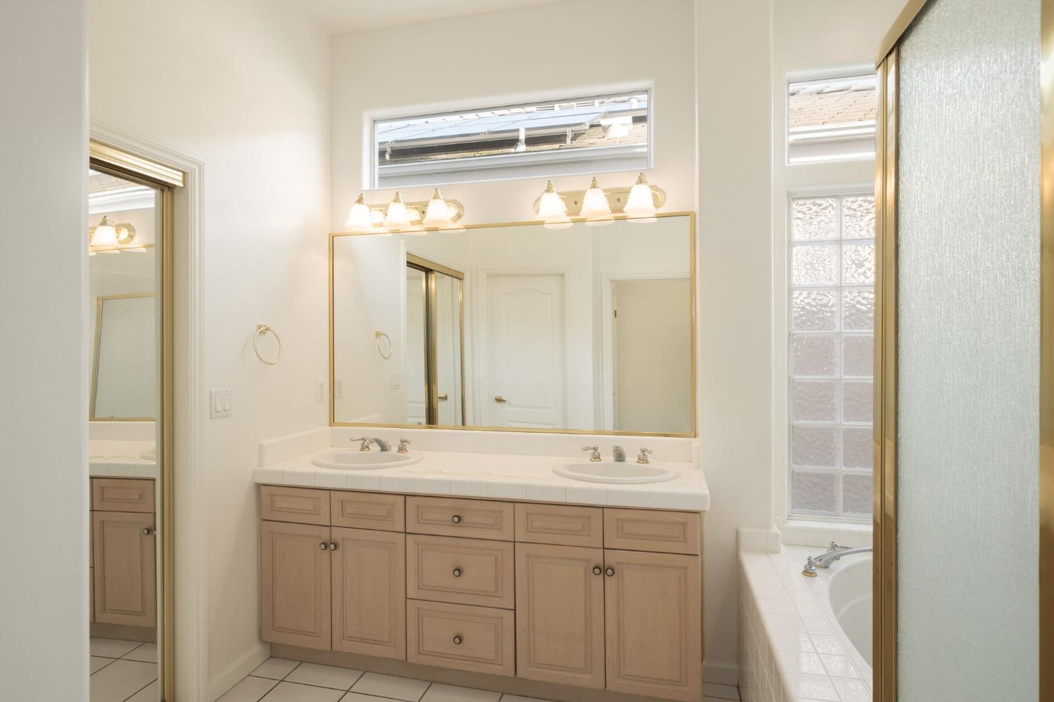 2151 W Via Le Fontane, Fresno, CA 93711