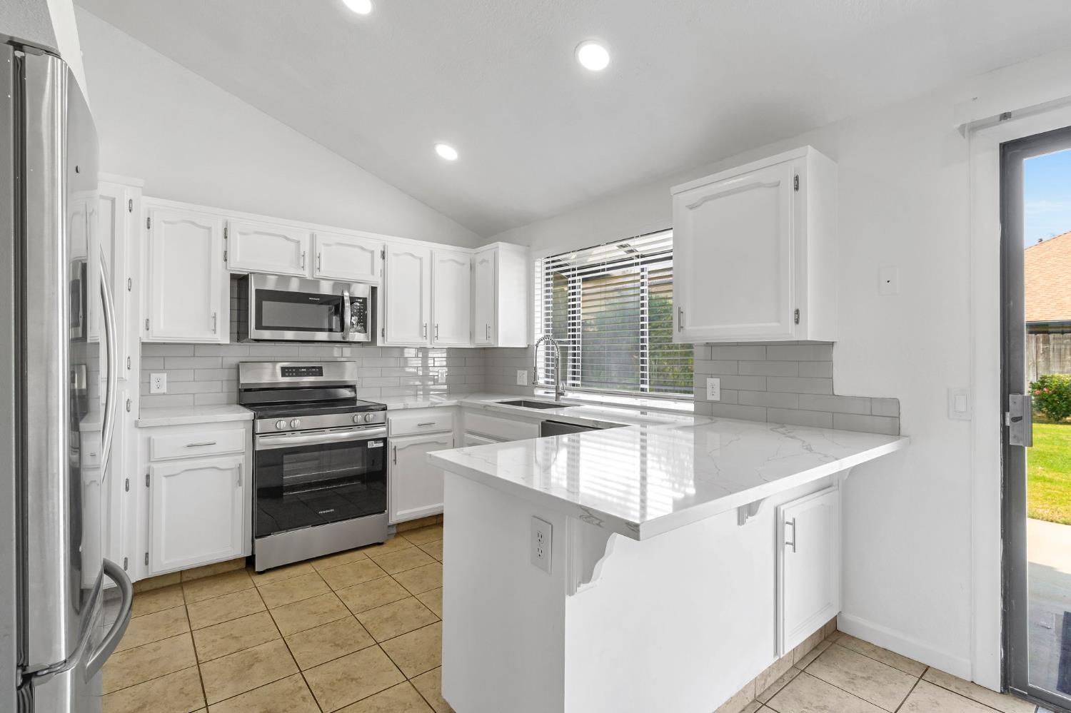 6459 N Hanover Ave, Fresno, CA 93722