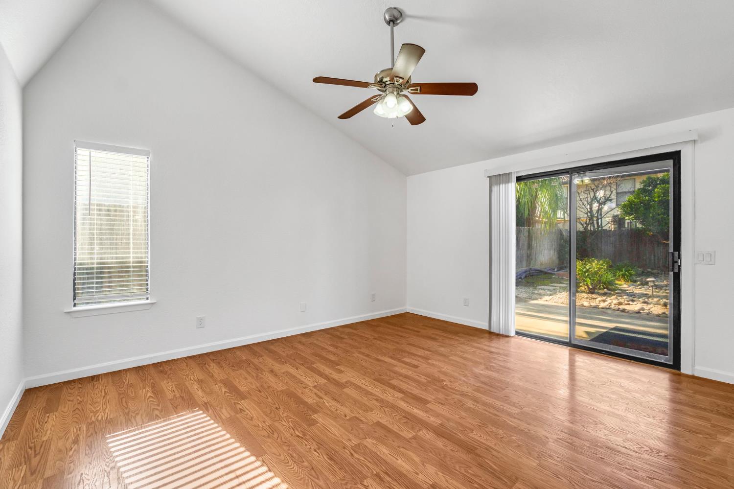 6459 N Hanover Ave, Fresno, CA 93722