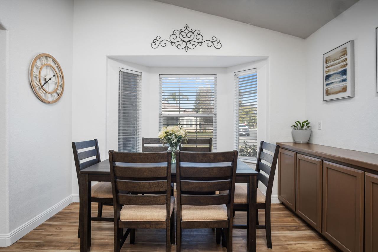 2417 E Omaha Ave, Fresno, CA 93720