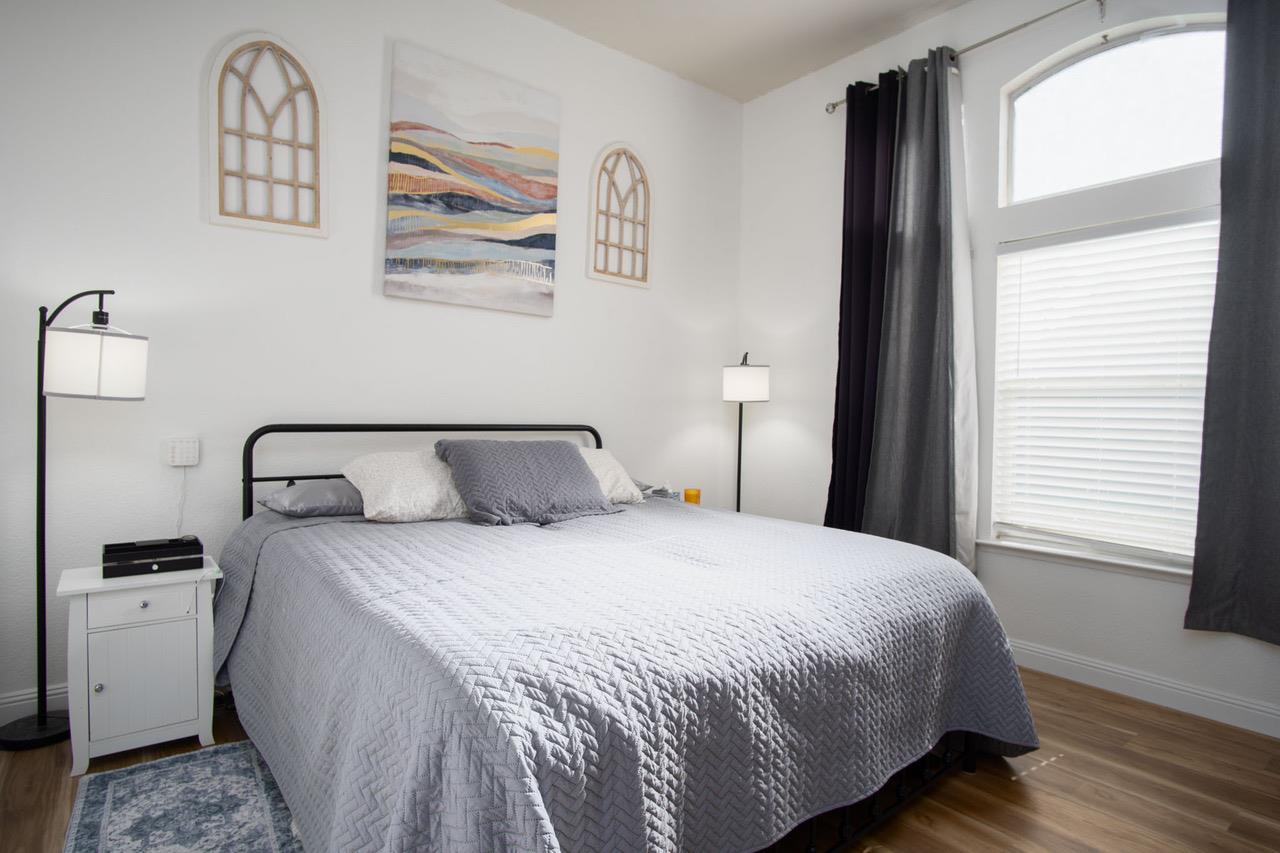 2417 E Omaha Ave, Fresno, CA 93720