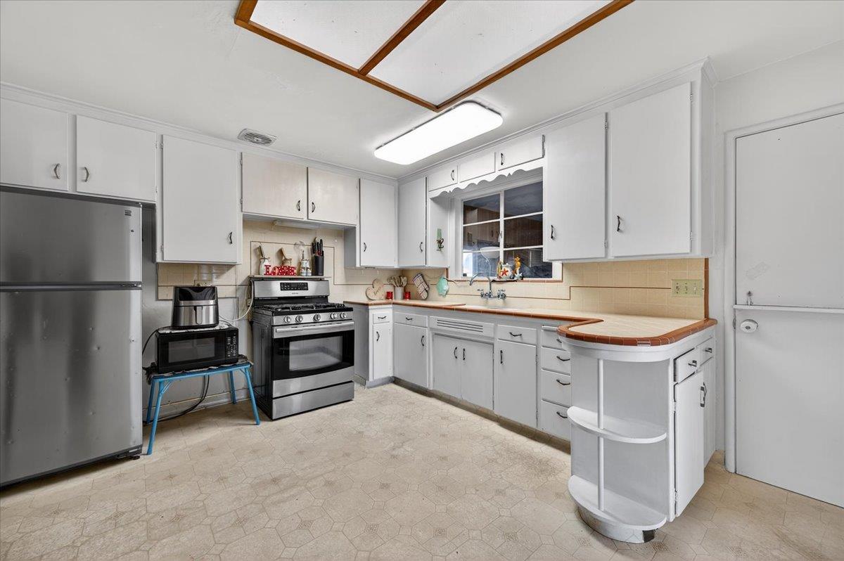 4137 E Cornell Ave, Fresno, CA 93703