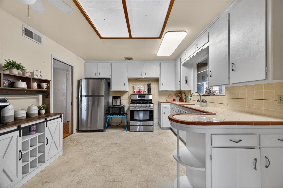 4137 E Cornell Ave, Fresno, CA 93703