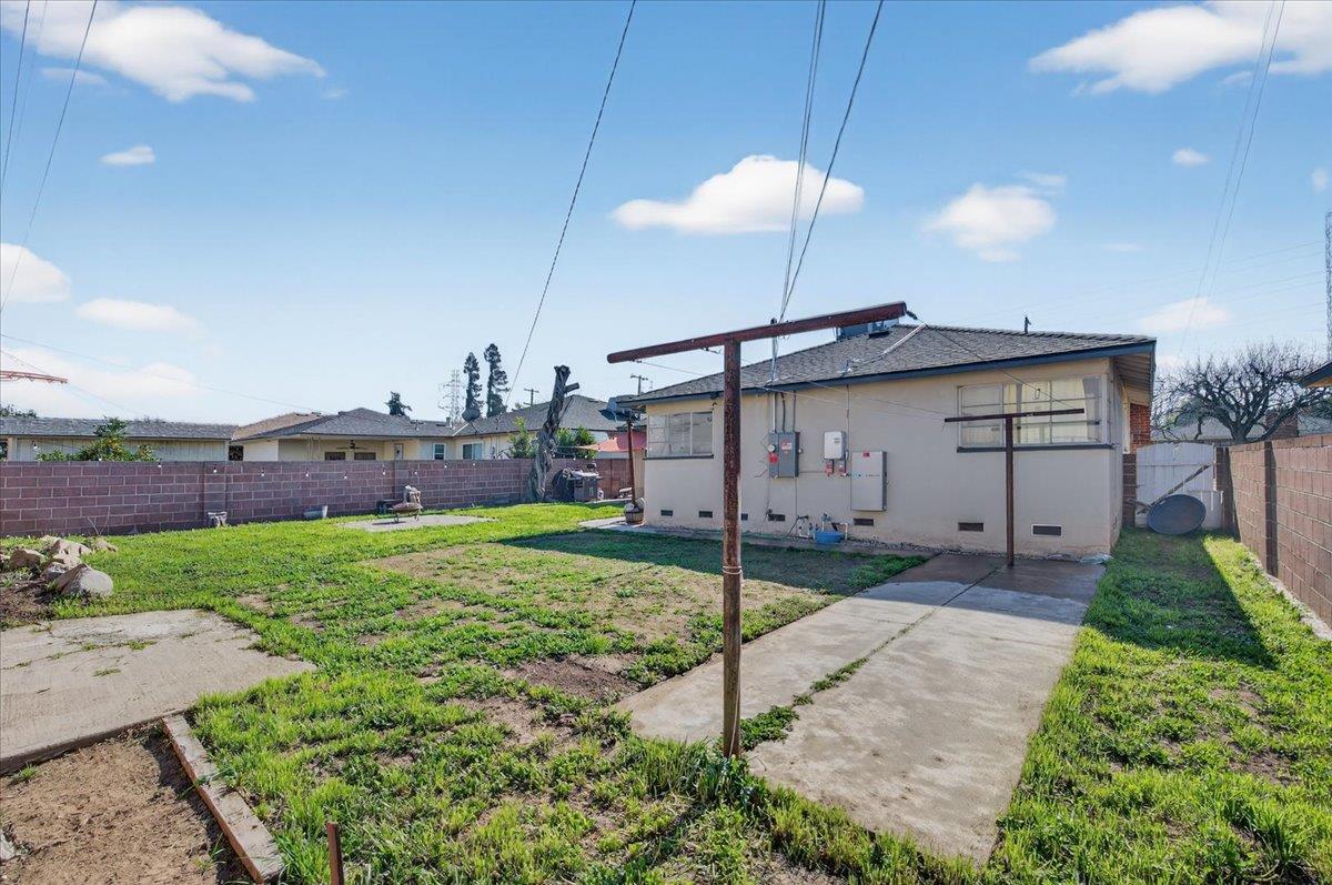 4137 E Cornell Ave, Fresno, CA 93703