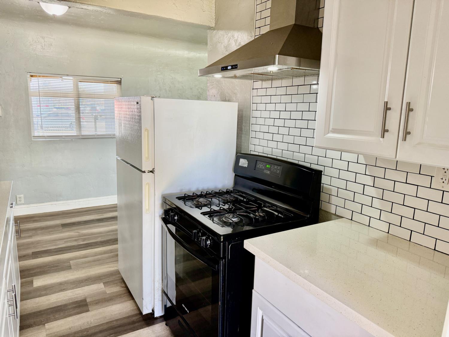 2416 S Cedar Ave, Fresno, CA 93725