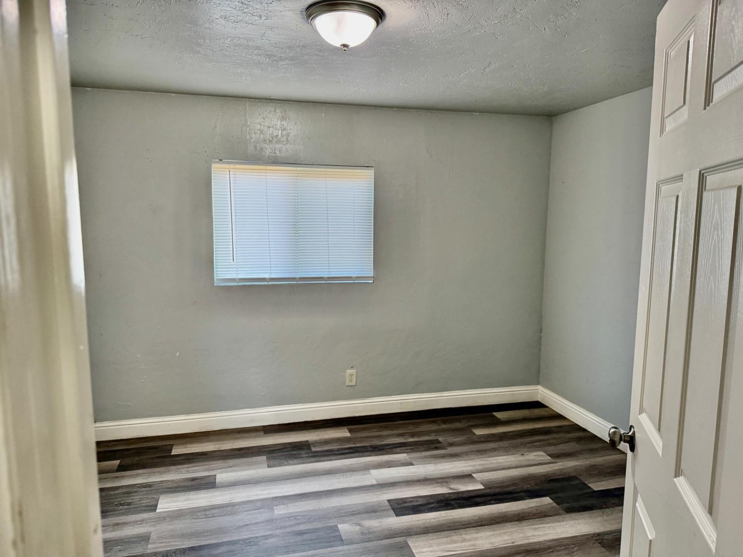 2416 S Cedar Ave, Fresno, CA 93725