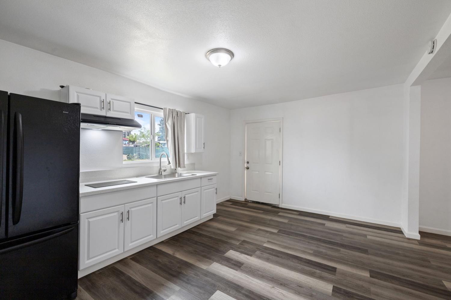 2416 S Cedar Ave, Fresno, CA 93725