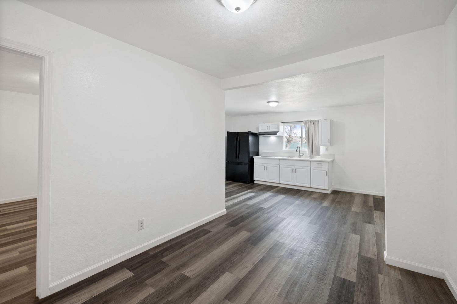 2416 S Cedar Ave, Fresno, CA 93725