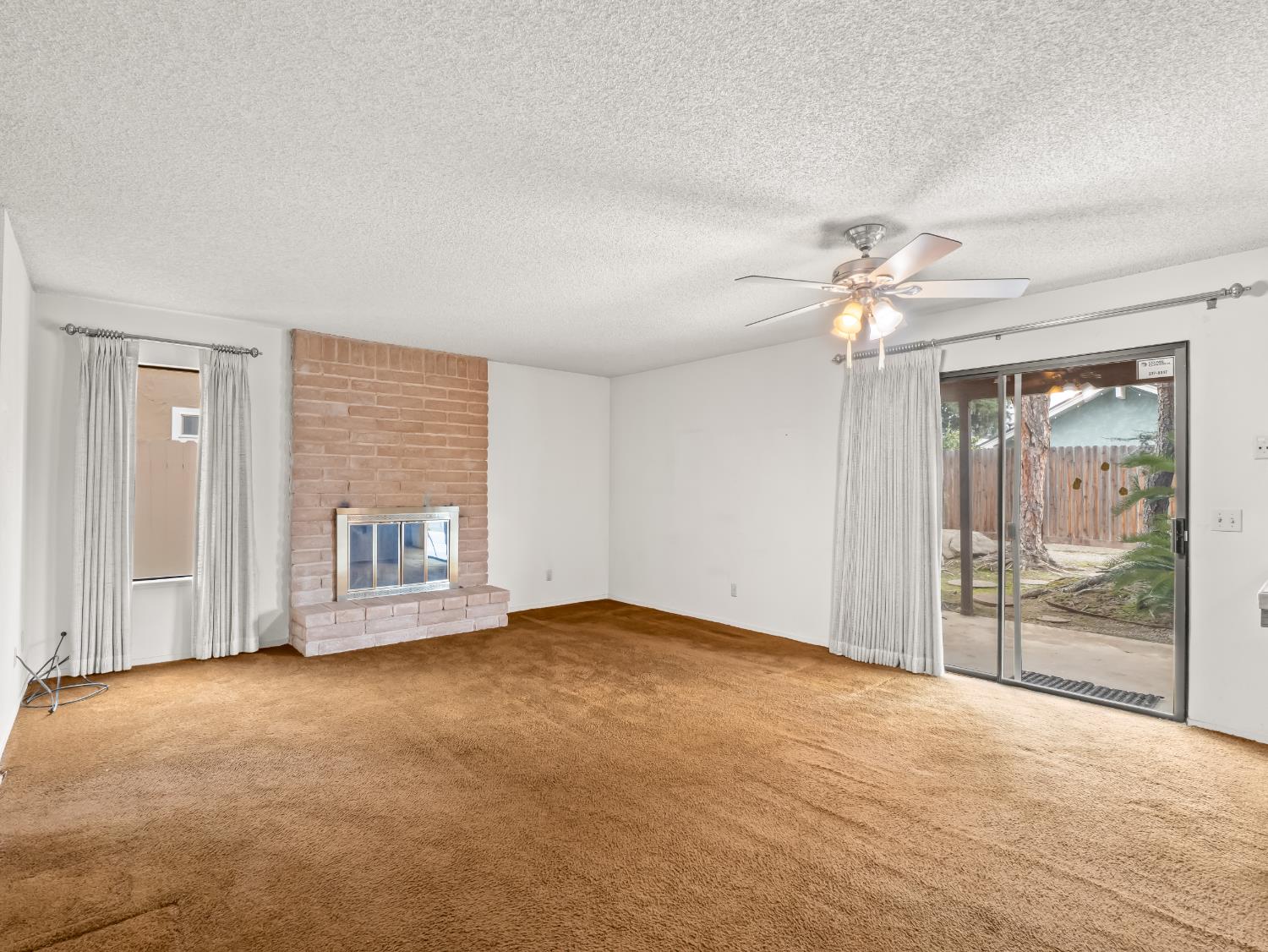 8020 N Angus St, Fresno, CA 93720