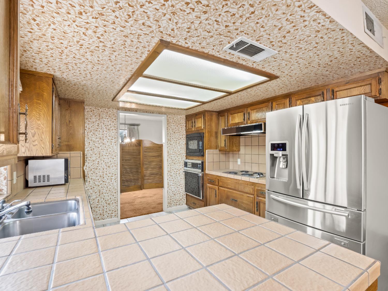 8020 N Angus St, Fresno, CA 93720