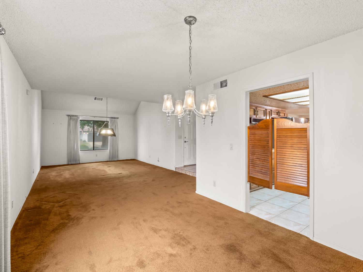 8020 N Angus St, Fresno, CA 93720