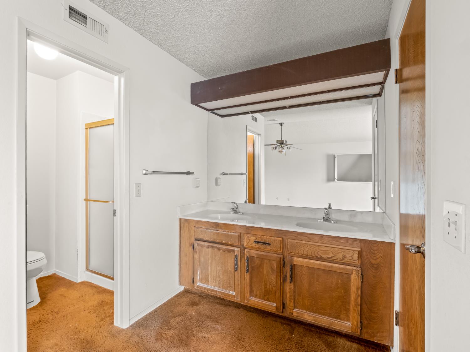 8020 N Angus St, Fresno, CA 93720