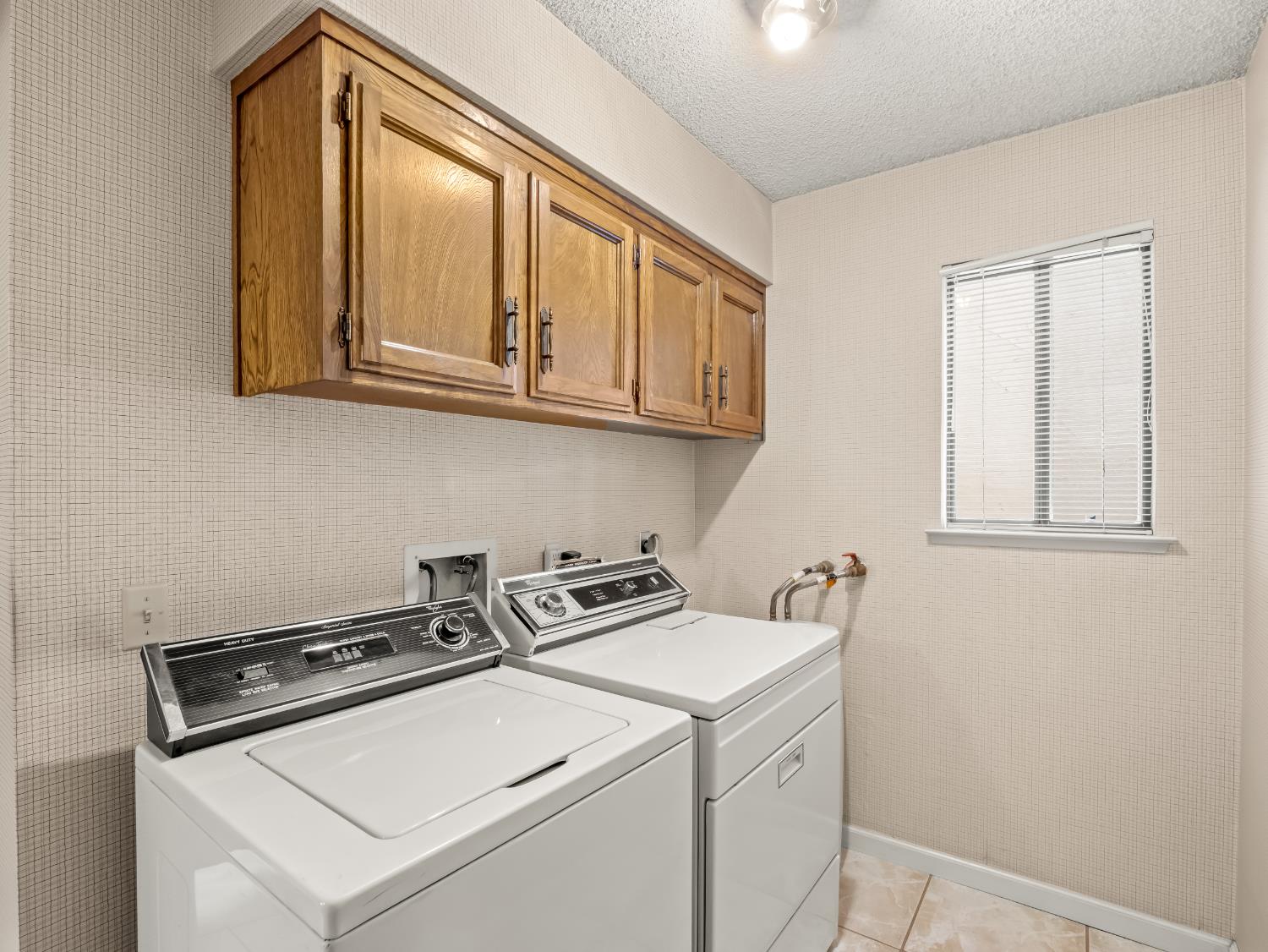 8020 N Angus St, Fresno, CA 93720