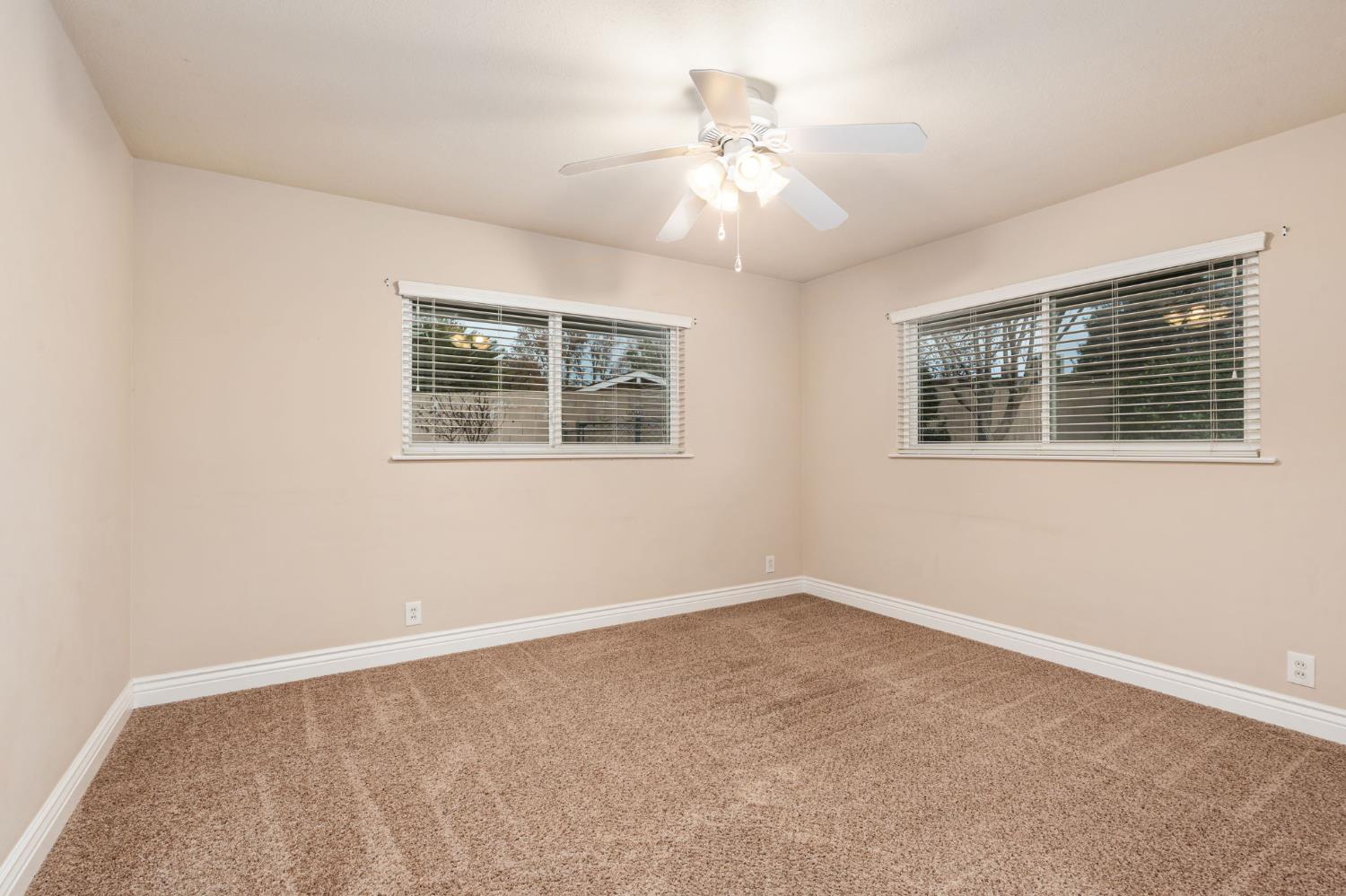 5662 N Thorne Ave, Fresno, CA 93711