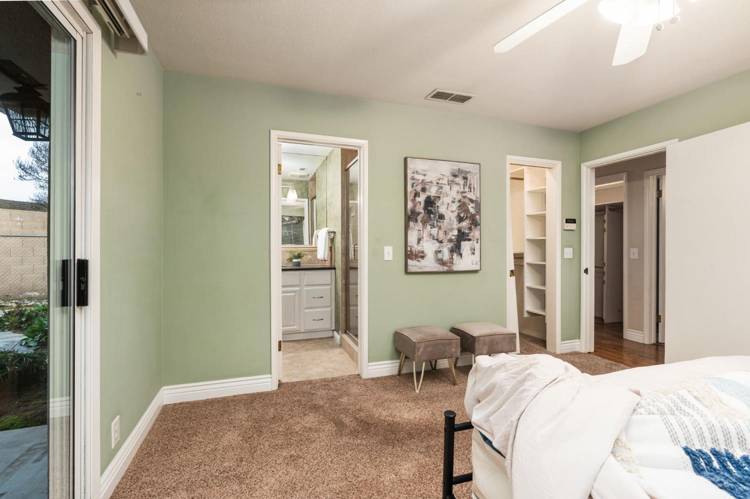 5662 N Thorne Ave, Fresno, CA 93711