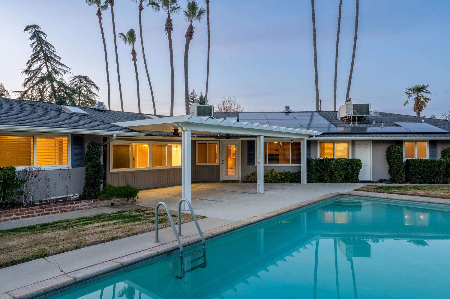 5662 N Thorne Ave, Fresno, CA 93711