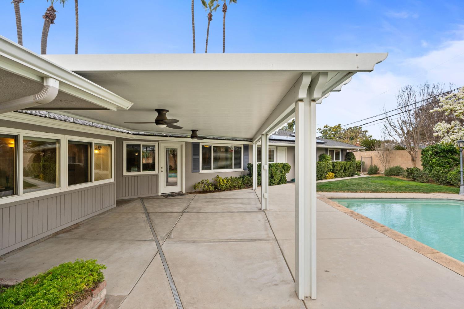 5662 N Thorne Ave, Fresno, CA 93711