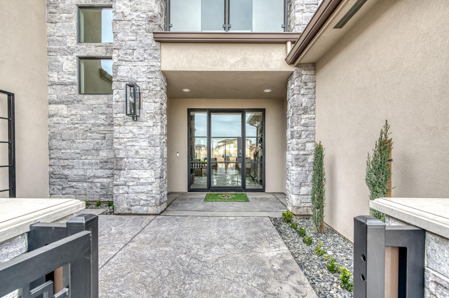 11417 N Portofino Dr, Fresno, CA 93730