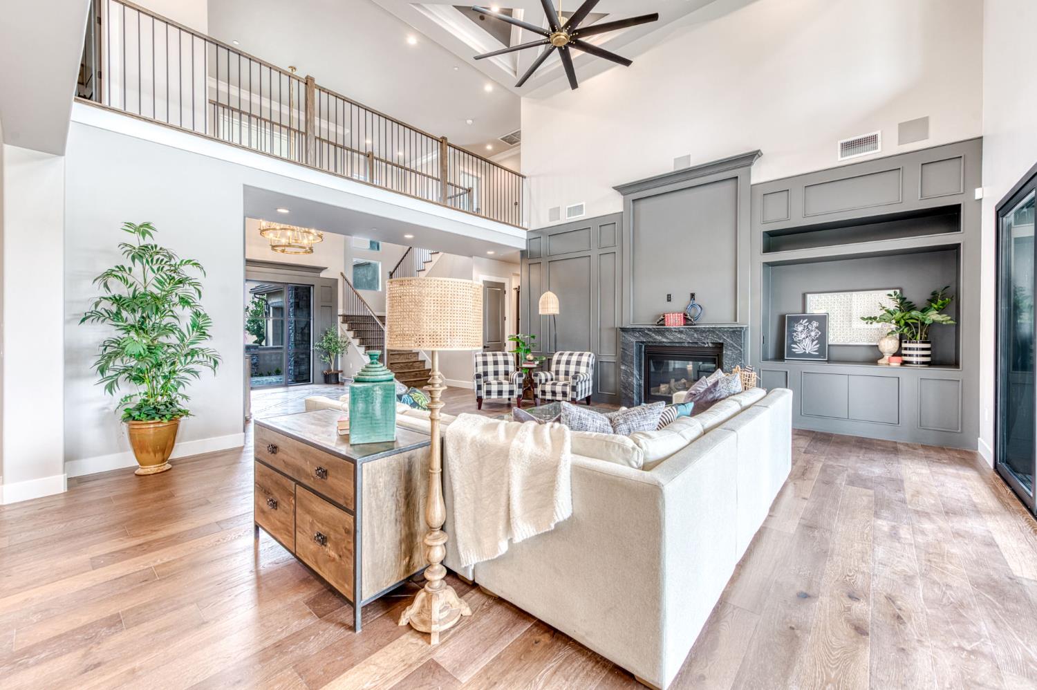 11417 N Portofino Dr, Fresno, CA 93730