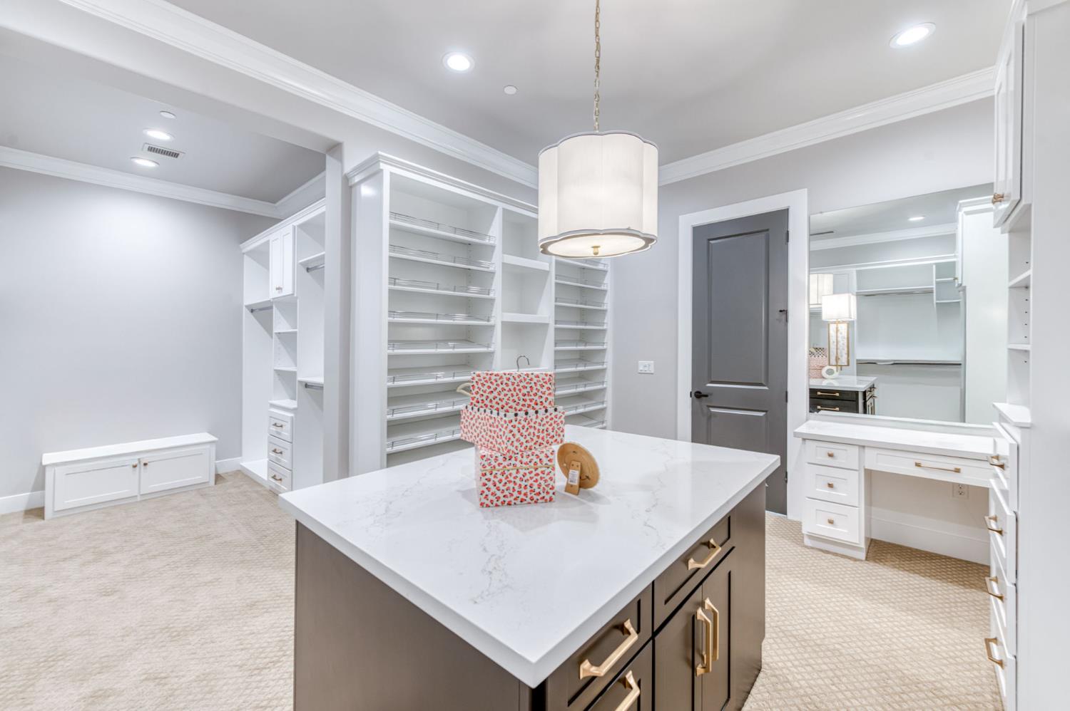 11417 N Portofino Dr, Fresno, CA 93730