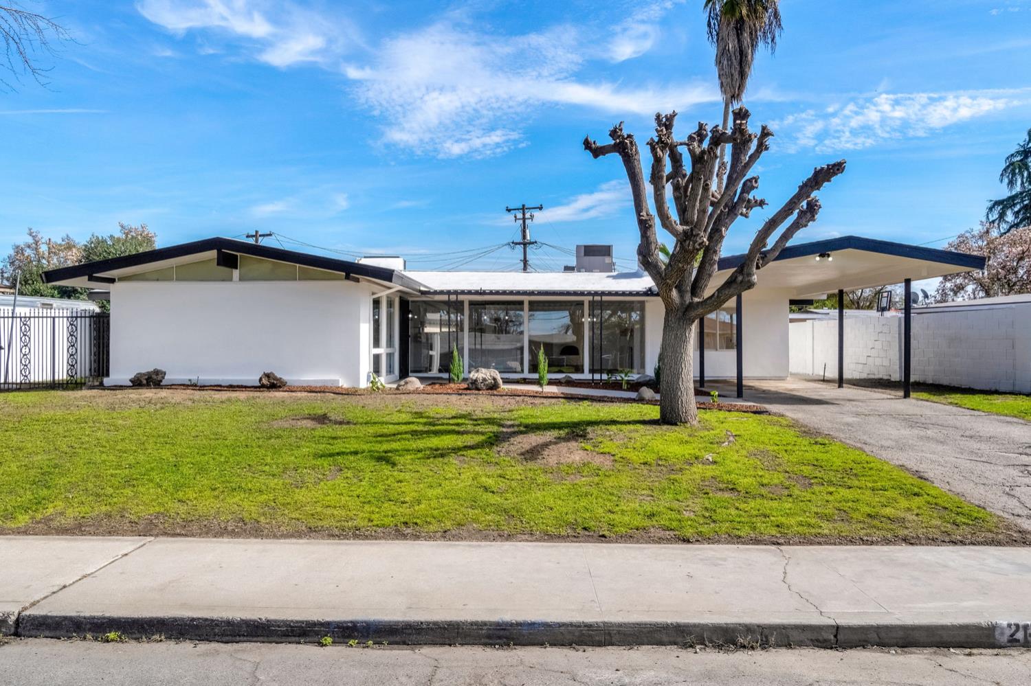 2622 N 2nd St, Fresno, CA 93703