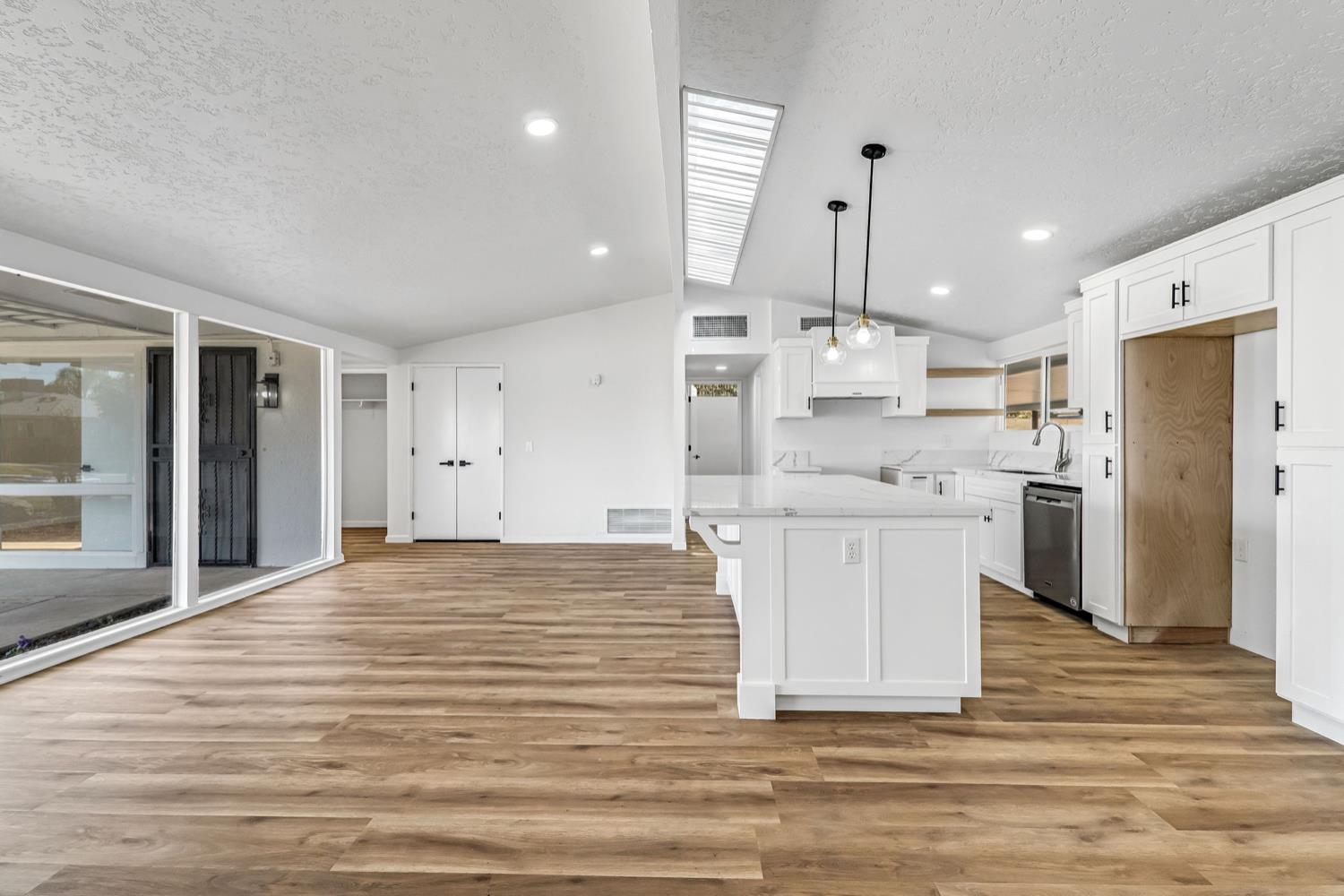 2622 N 2nd St, Fresno, CA 93703