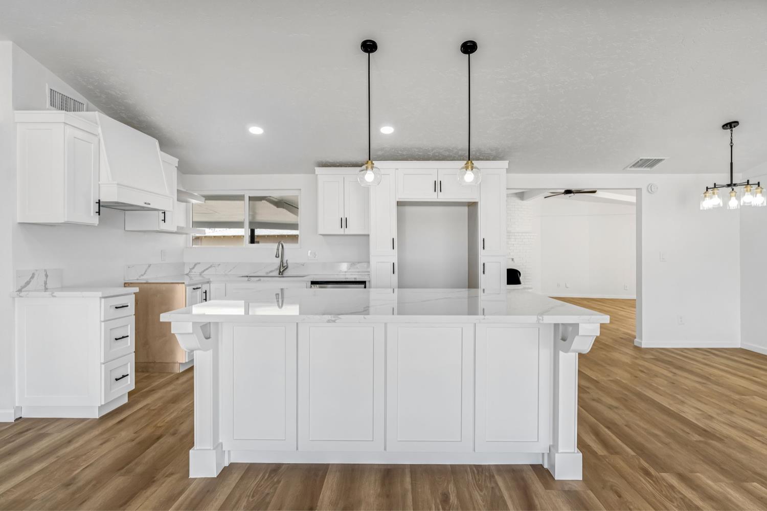 2622 N 2nd St, Fresno, CA 93703