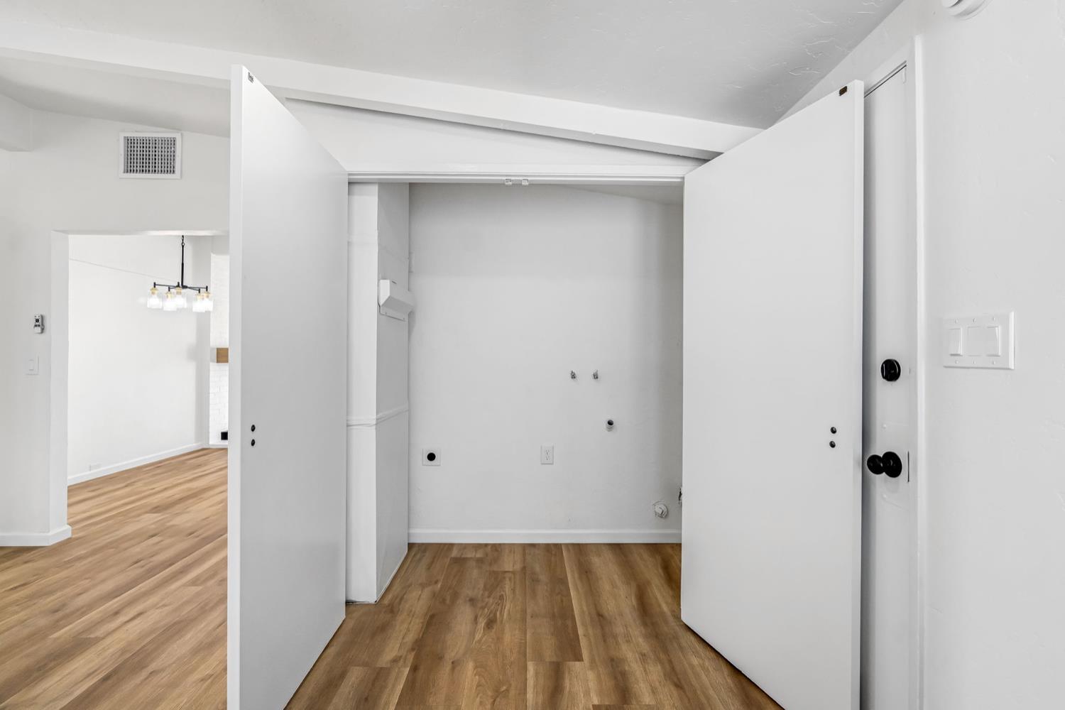 2622 N 2nd St, Fresno, CA 93703