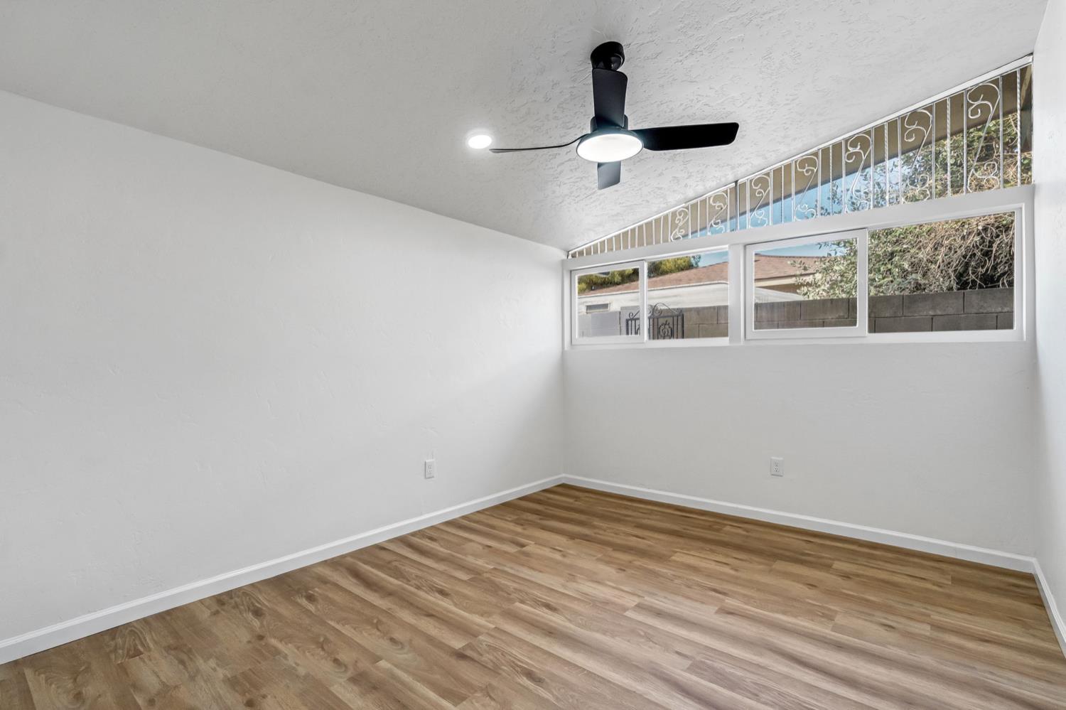 2622 N 2nd St, Fresno, CA 93703