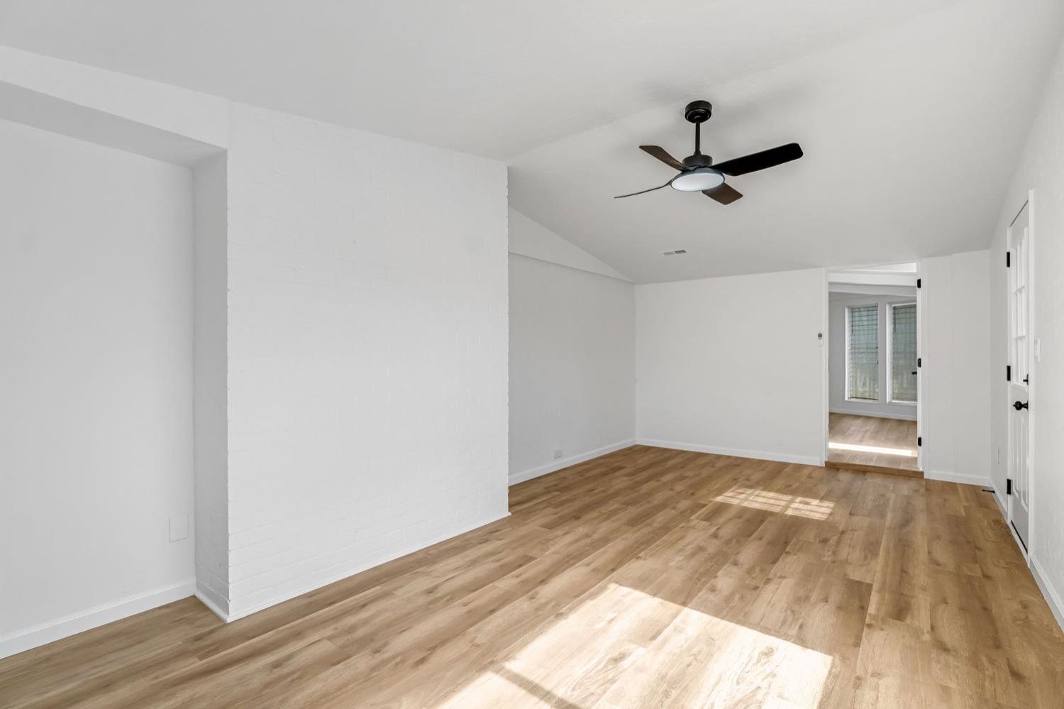 2622 N 2nd St, Fresno, CA 93703