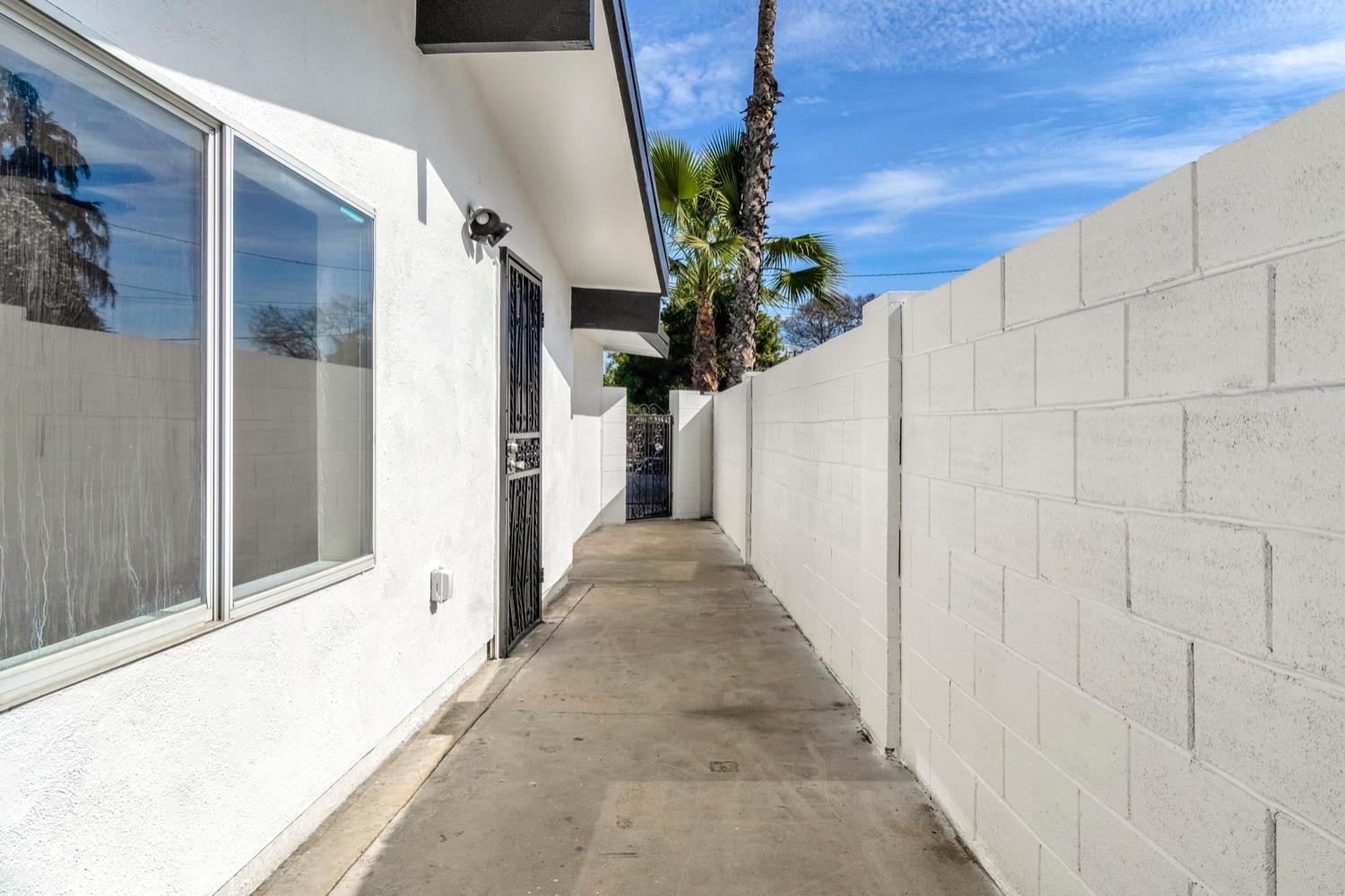 2622 N 2nd St, Fresno, CA 93703