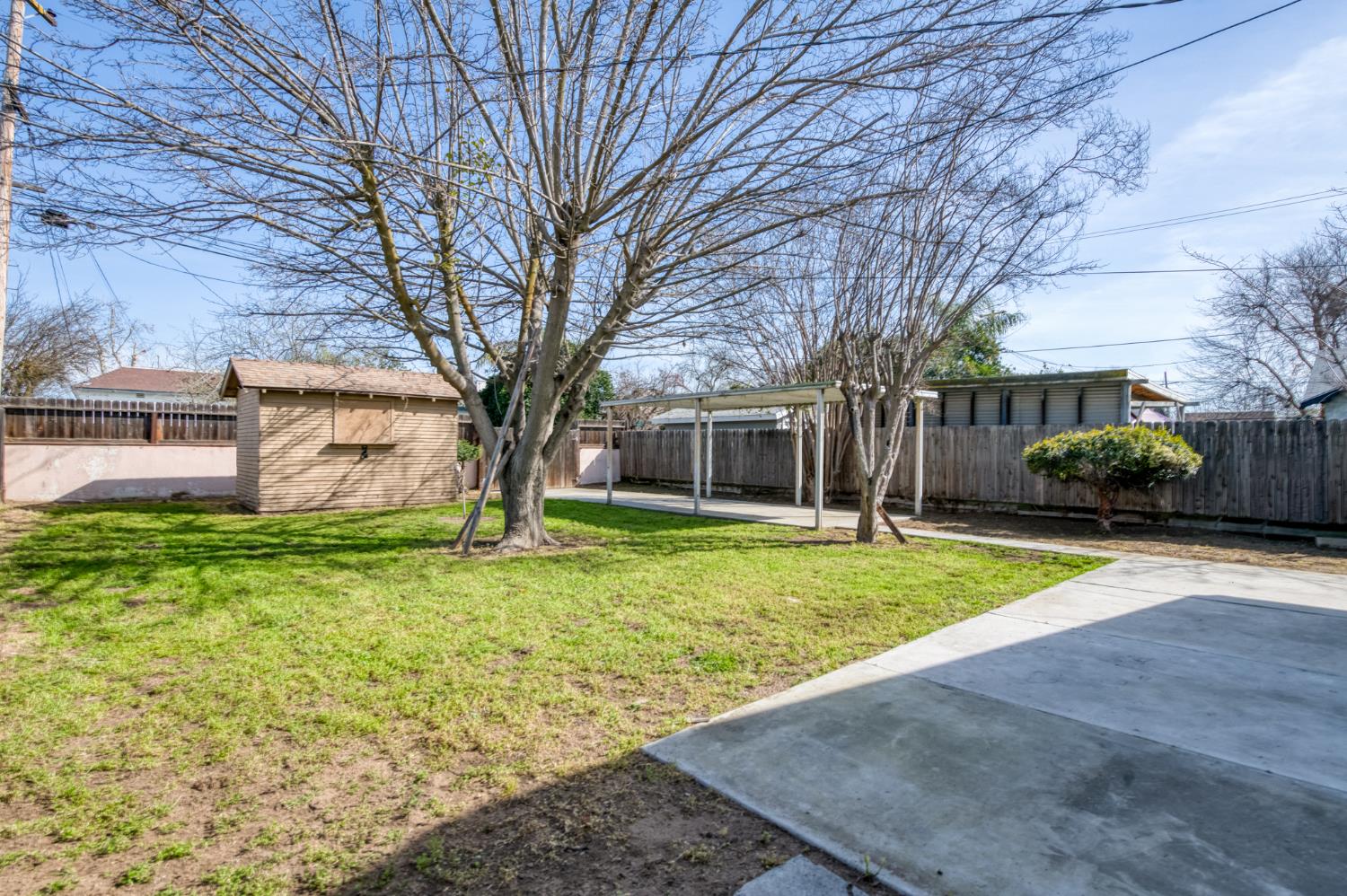 978 N Arthur Ave, Fresno, CA 93728