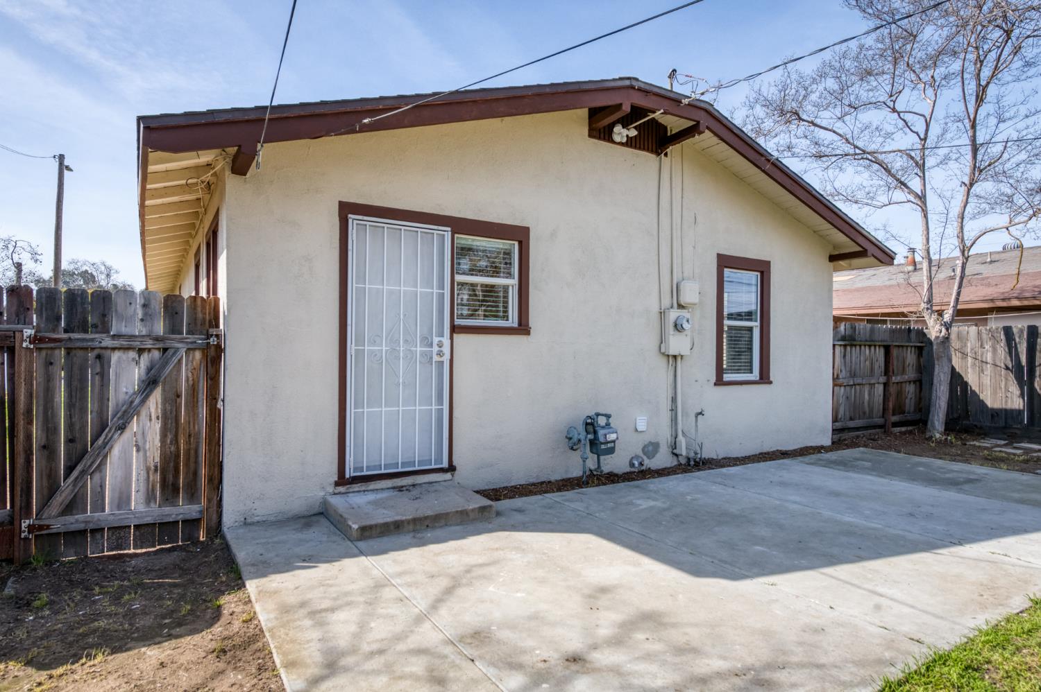 978 N Arthur Ave, Fresno, CA 93728