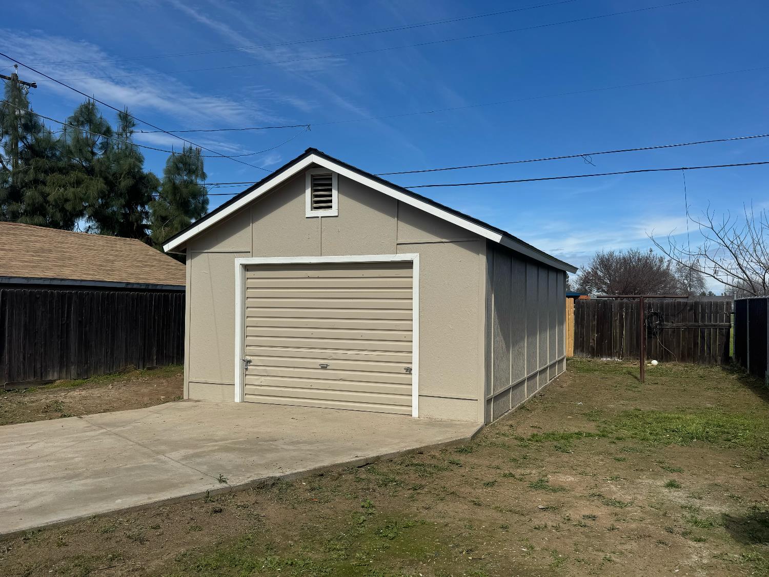 2743 E Hammond Ave, Fresno, CA 93703