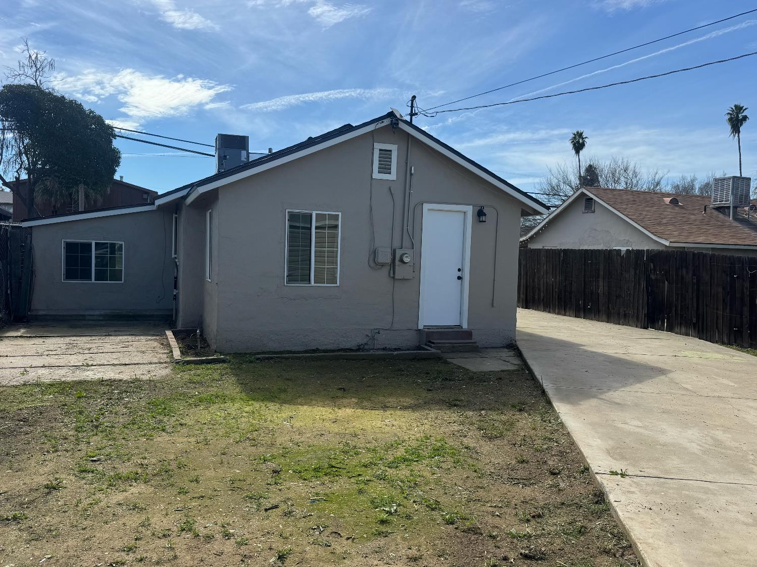 2743 E Hammond Ave, Fresno, CA 93703