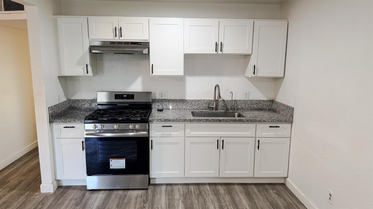 1565 W Hawes Ave, Fresno, CA 93706