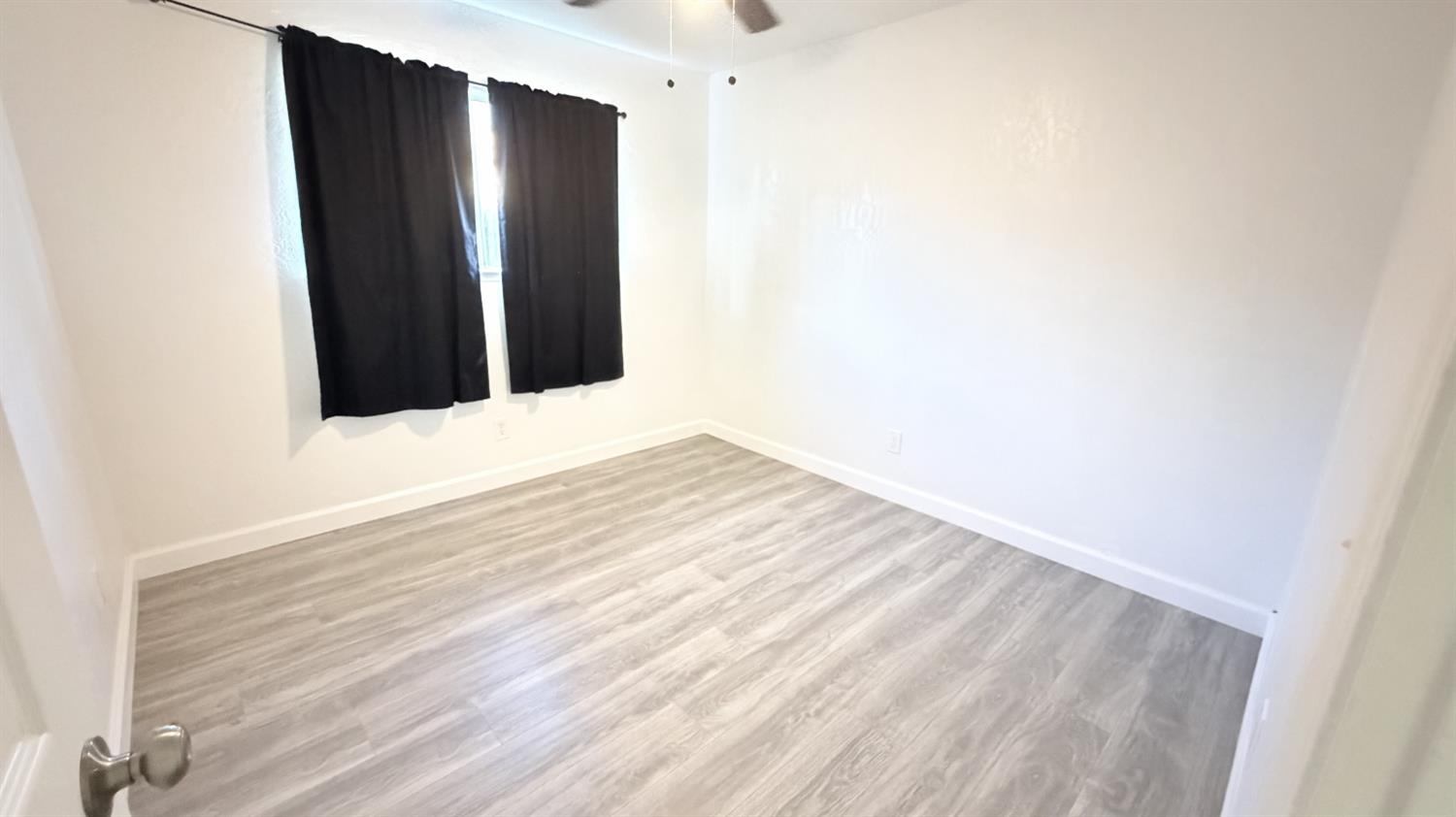 1565 W Hawes Ave, Fresno, CA 93706