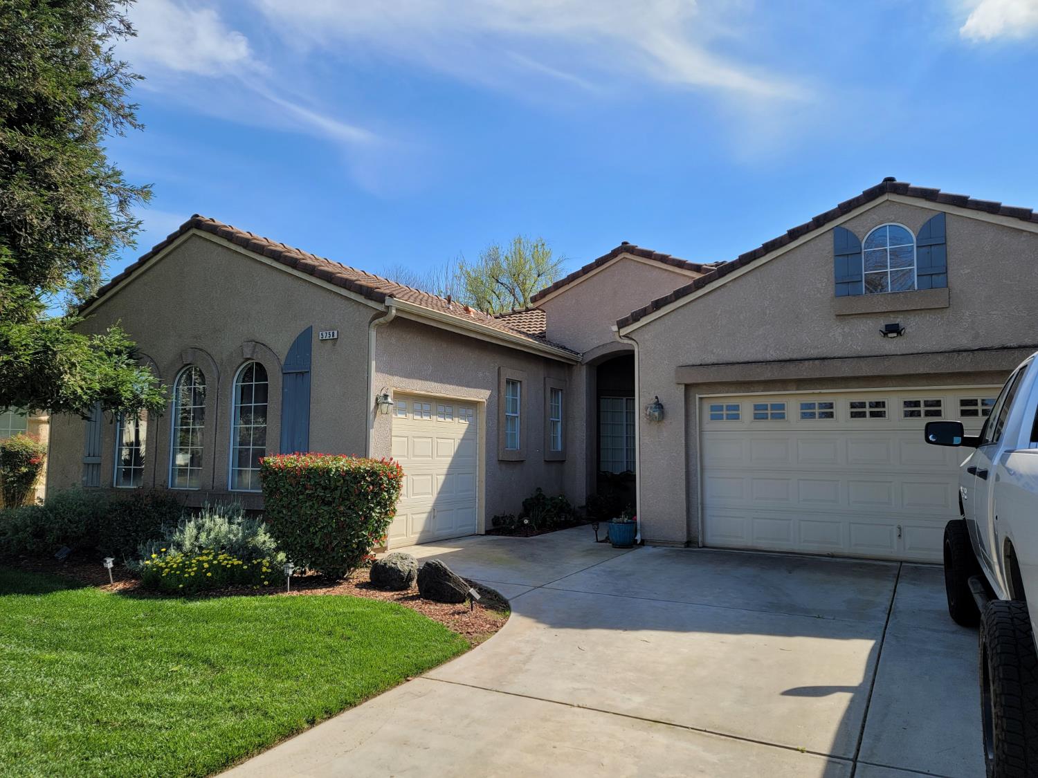 5758 E Belgravia Ave E, Fresno, CA 93727