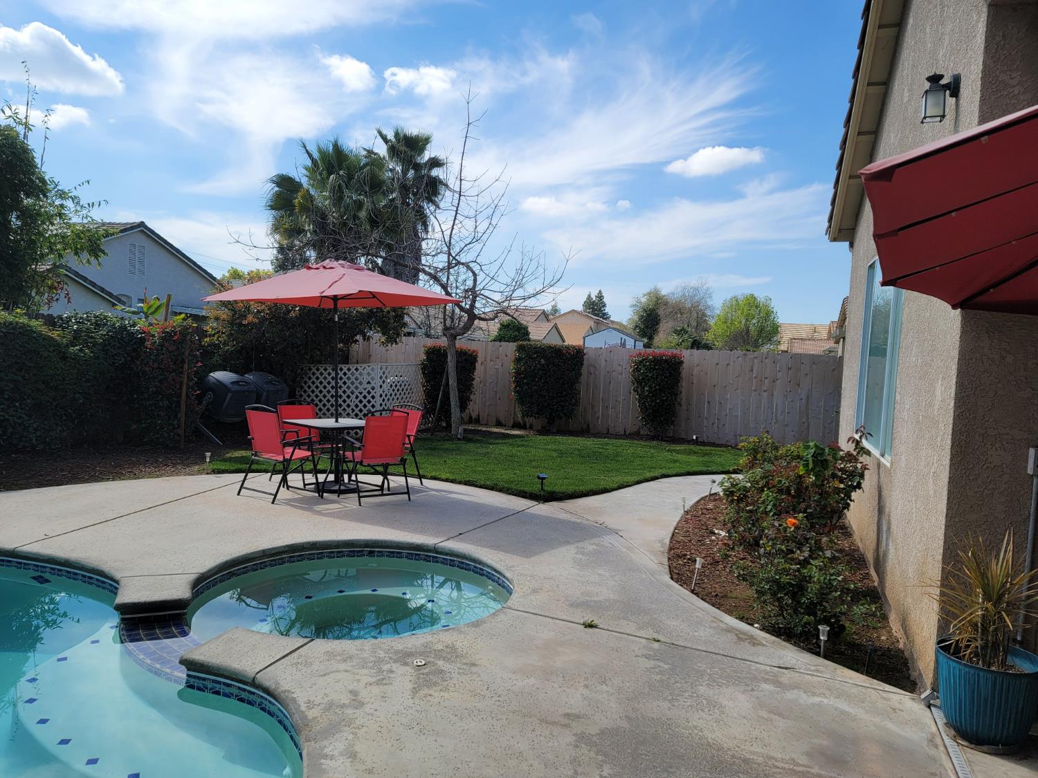 5758 E Belgravia Ave E, Fresno, CA 93727