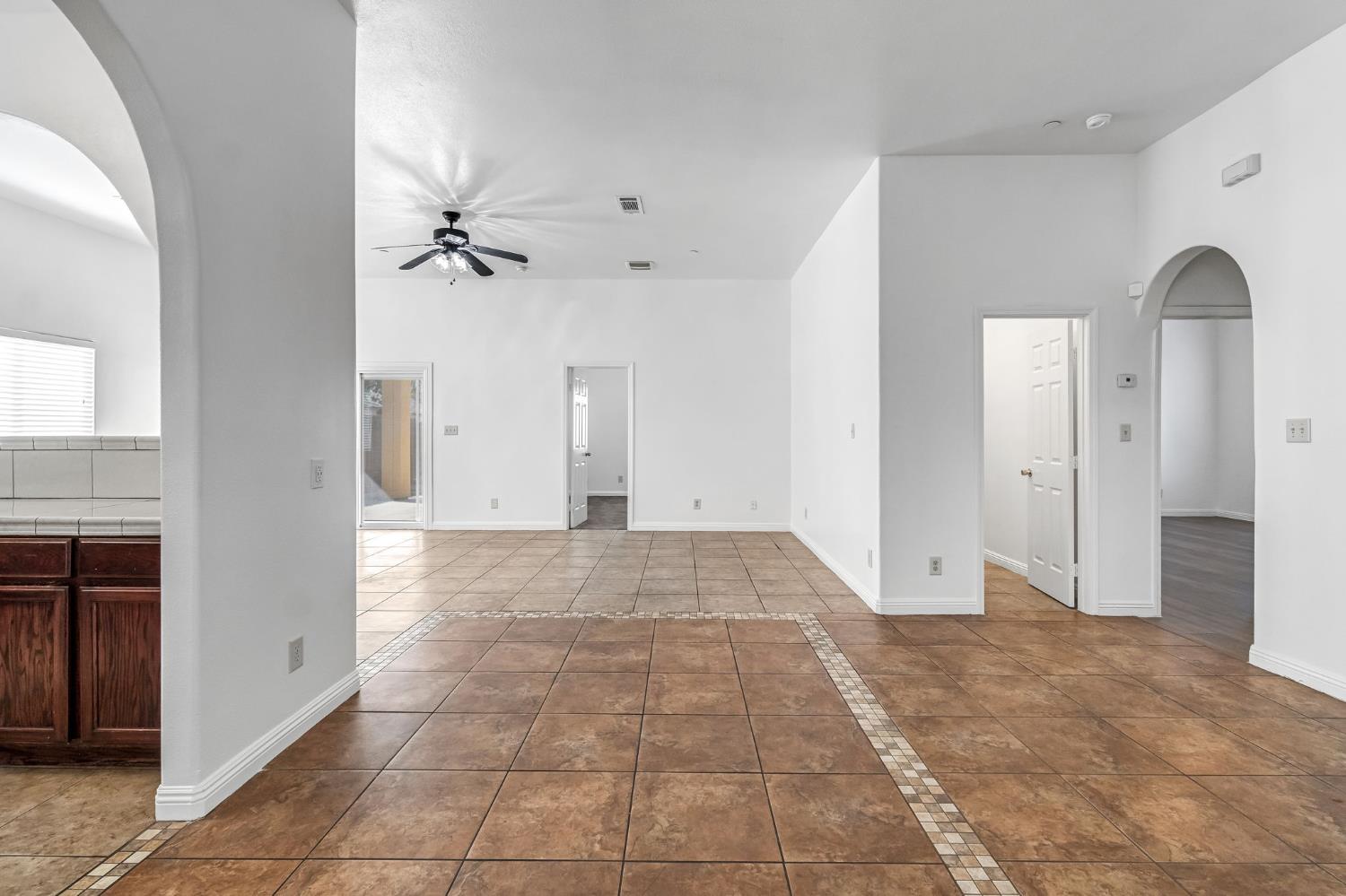 4863 N Doon Way, Fresno, CA 93726