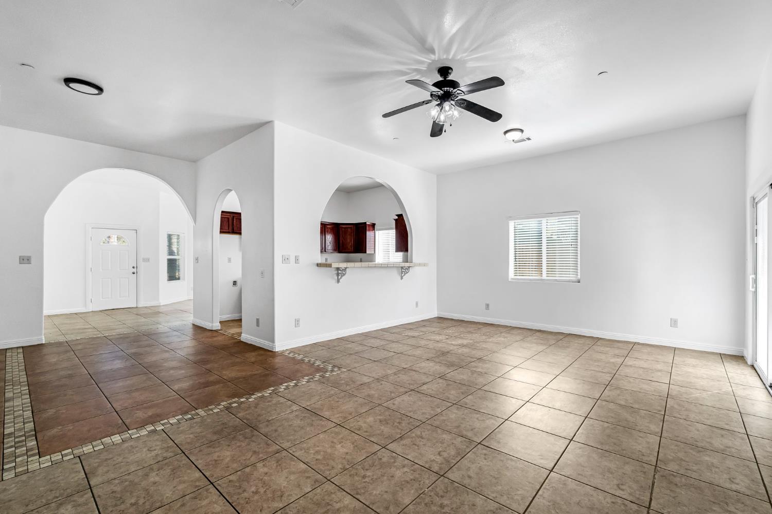 4863 N Doon Way, Fresno, CA 93726