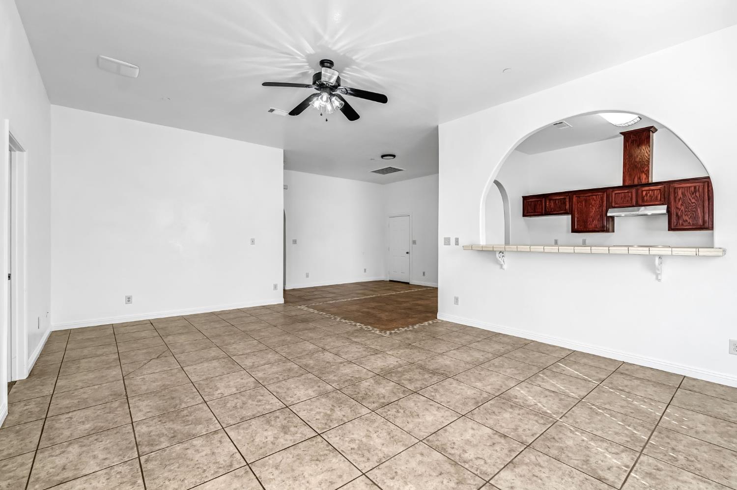 4863 N Doon Way, Fresno, CA 93726