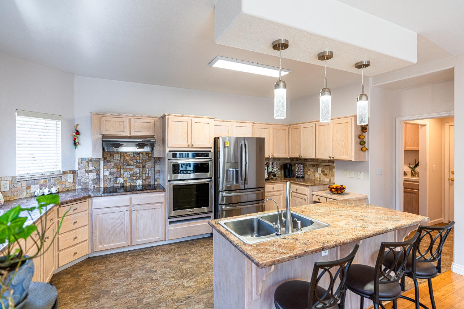 2322 E Revere Rd, Fresno, CA 93720