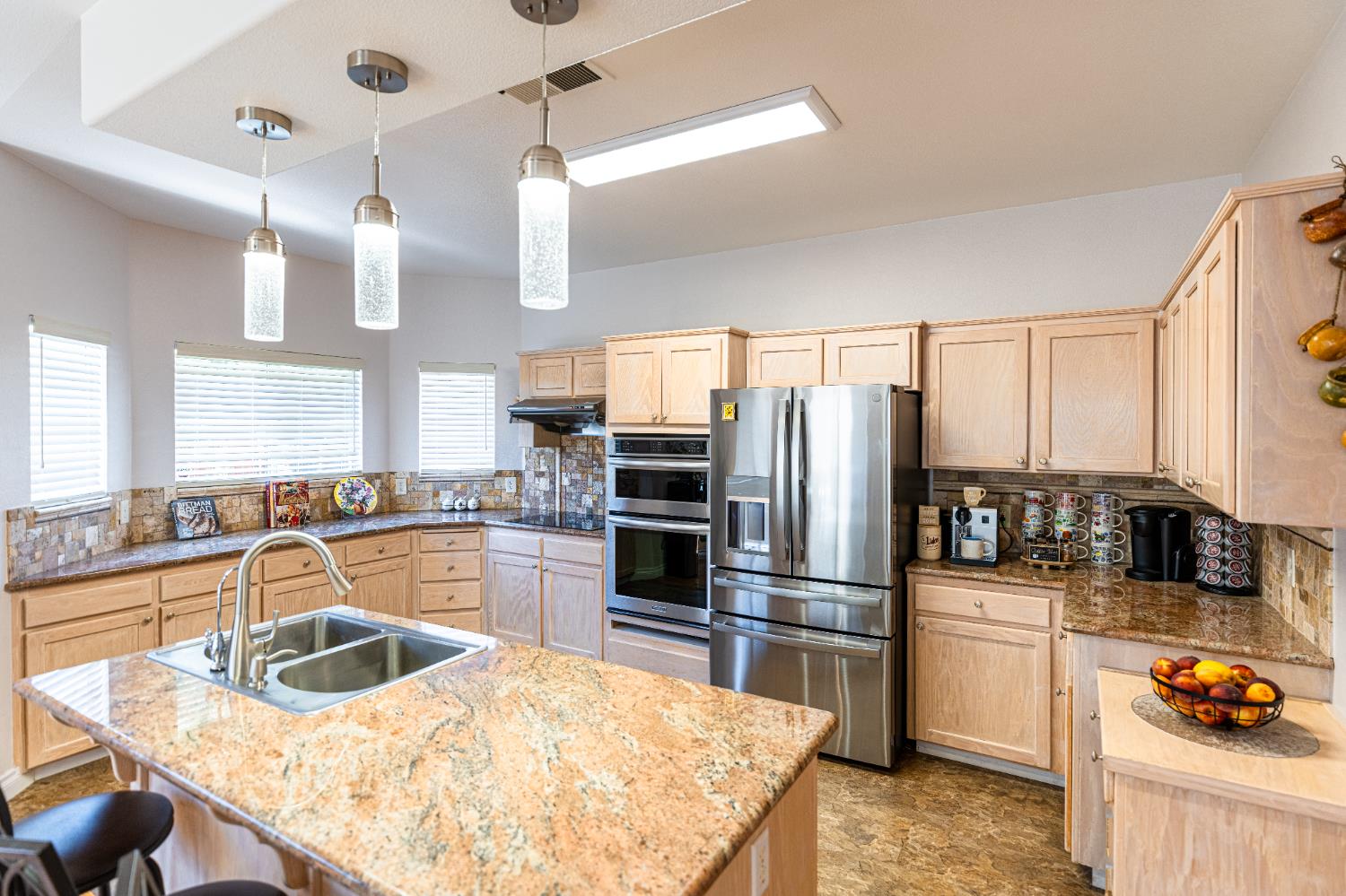 2322 E Revere Rd, Fresno, CA 93720